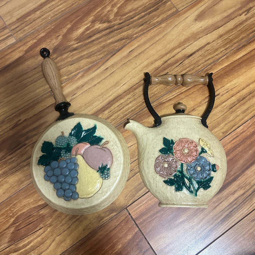 Vintage Style Decorative Teapot and Pan Set